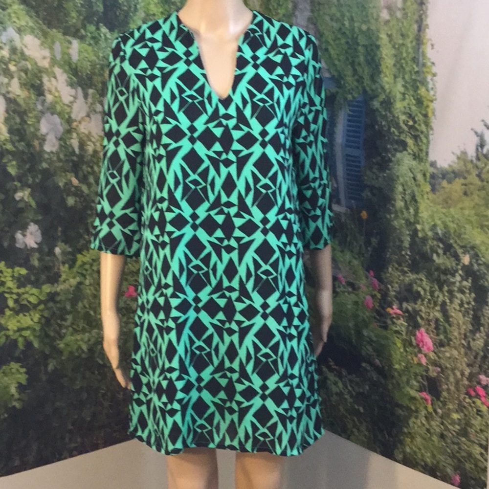 ALYA 3/4-SLEEVE Green & Black V-NECK MIDI DRESS